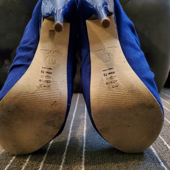 Size 7.5 boots - Picture 3 of 3